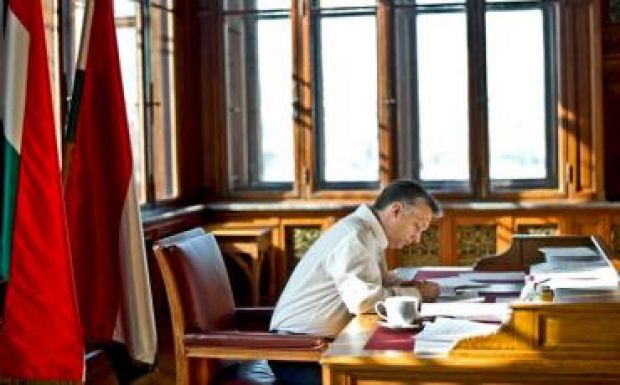 Orbán levélben tájékoztatta Junckert a kvótareferendum eredményéről