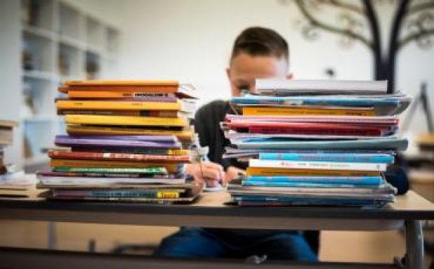 Szabó Ödön: a jelenlegi oktatási rendszer megnyomorítja gyermekeinket