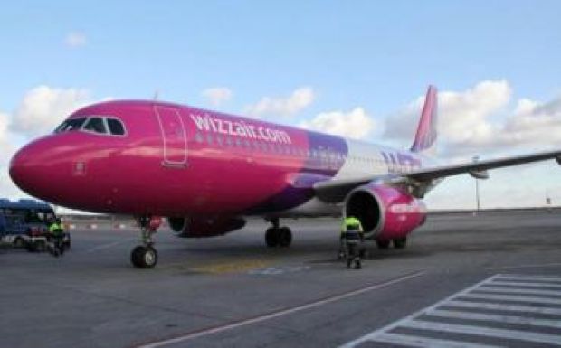 Leszállt az első külföldi járat Szatmárnémeti repülőterére