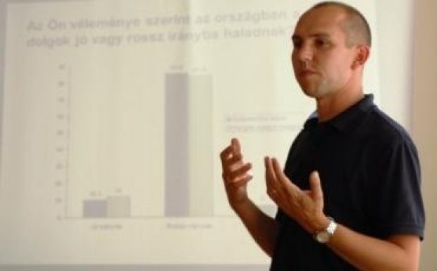 Barna Gergő: védekezésből offenzív irányba mozdult el az RMDSZ