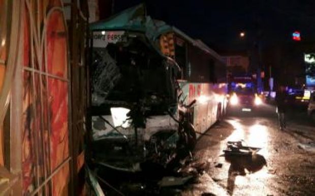 FRISSÍTVE: Összeütközött két autóbusz, rengeteg a sebesült