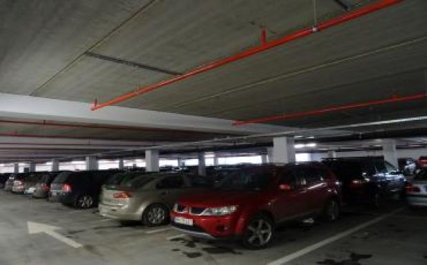 Ingyenesen használható Nagyváradon az új mélygarázs és parkoló 