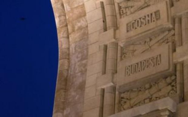 Visszakerült a Budapest felirat a helyreállított bukaresti diadalívre