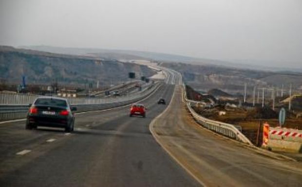 Újabb száguldozó sofőrt igazoltattak az észak-erdélyi autópályán