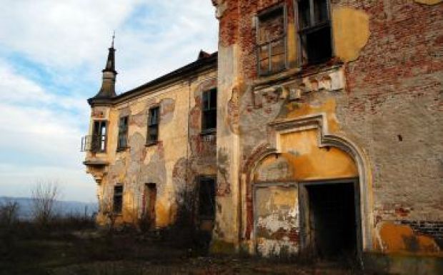 Közösségi támogatással menthetők a kastélyok