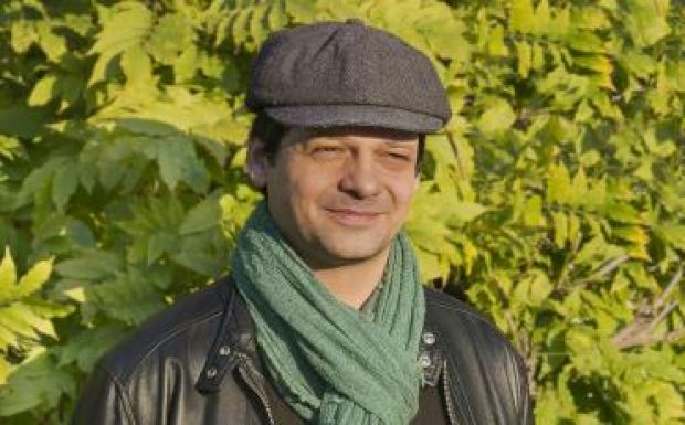 „Nem kerestem a színházat, rám talált” – Cári Tibor zeneszerzővel beszélgettünk