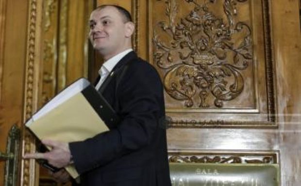 Nyakukon a hurok – külföldre szökött üzletemberek