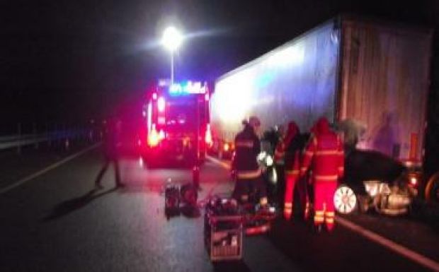 Román kamion ütközött magyarországi autóval