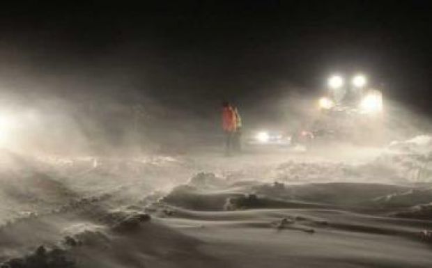 FRISSÍTVE: Vörös jelzésű hóviharriadó van délen, a székelyek segítséget küldenek