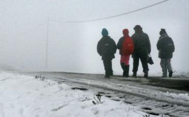 Újabb erdélyi megyékben nem lesz kedden oktatás