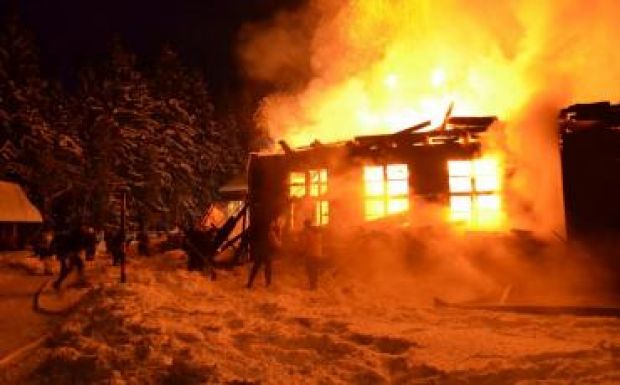 FRISSÍTVE: Leégett a iskola, Kommandón ezen a héten nem lesz oktatás