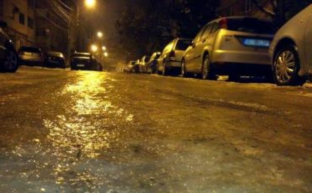 Újabb figyelmeztetés: havazás és fagy után jön az ónos eső