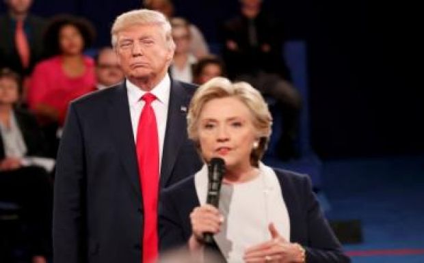 „Pokolian bűnös” – Donald Trump beszólt Hillary Clintonnak