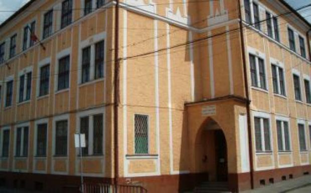 Megszüntetett magyar osztály: a pedagógusok szövetsége felajánlotta a segítségét