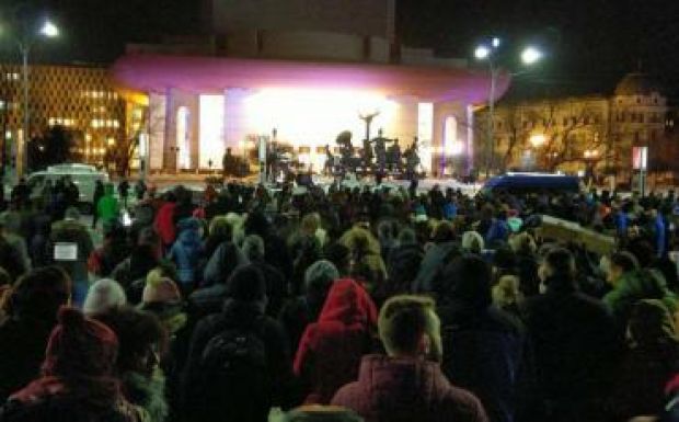 Erdélyi városokban is utcára vonulnak a kormány közkegyelmi tervezete miatt