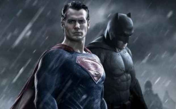 Ben Affleck vagy Julia Roberts lehet az év legrosszabb színésze Hollywoodban