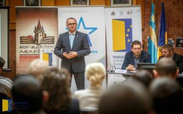 Fontos tisztséget kapott Korodi Attila az ET-ben