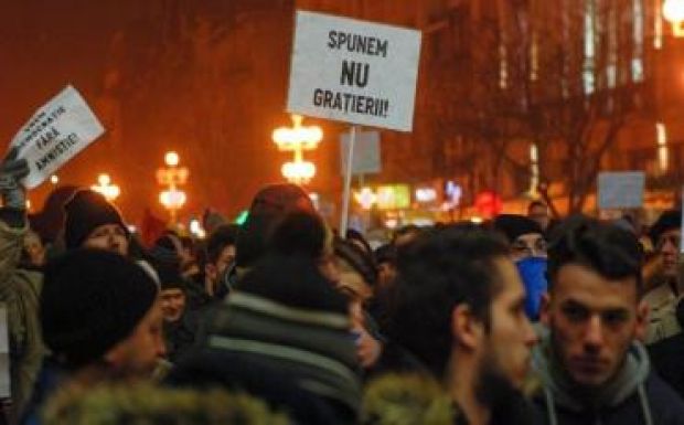 Közkegyelem: lassan már mindenkit magára haragított a kormány