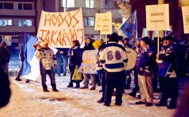 Mintegy 600 szurkoló tiltakozott a Csíkszeredai Sportklub válságos helyzete miatt