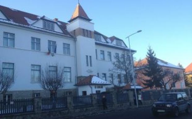 Tüntetnek Sepsiszentgyörgyön az iskolaösszevonás ellen