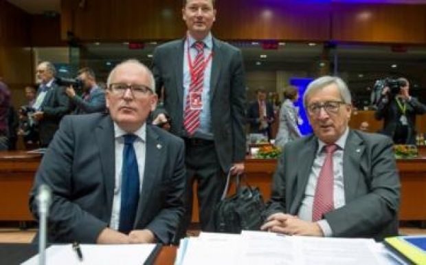 Az Európai Bizottság „nagy aggodalommal” figyeli a fejleményeket