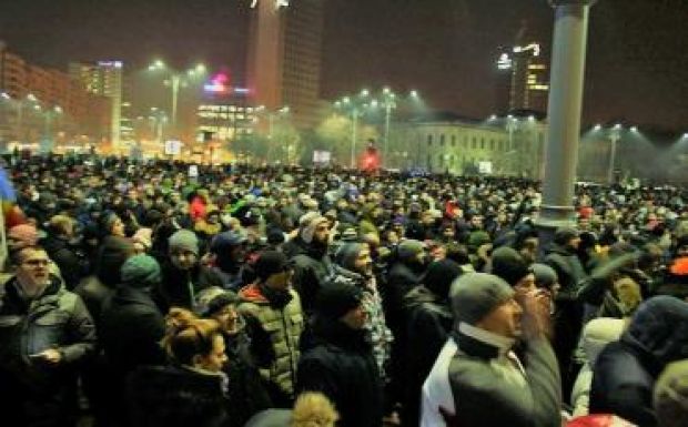 Hány embernek kell az utcára vonulnia, hogy „számítson”?