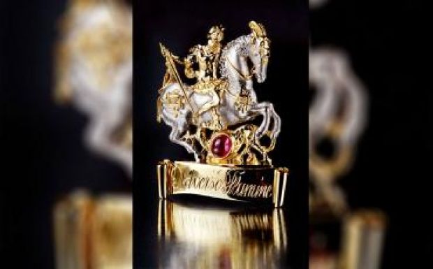 Szent György-érmet vehetett át Klaus Johannis 