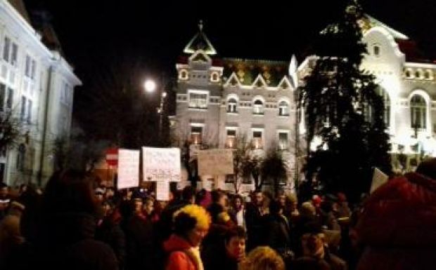 Magyarok és románok együtt tüntettek Marosvásárhelyen