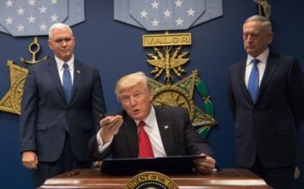 A jövő héten jöhet Trump új beutazási rendelete