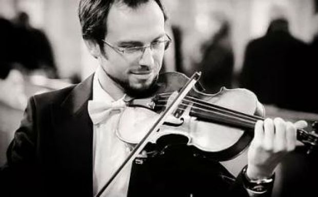 Gyimesközéploktól Bernig tartó zenei pályájáról mesélt Ifj. Zerkula György