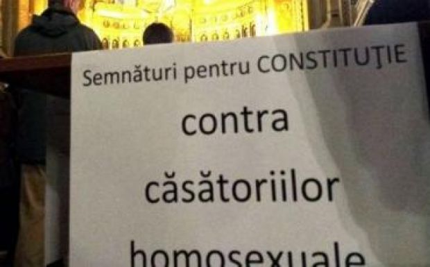 Kezd kínos lenni a melegeket megcélzó alkotmánymódosító kezdeményezés?