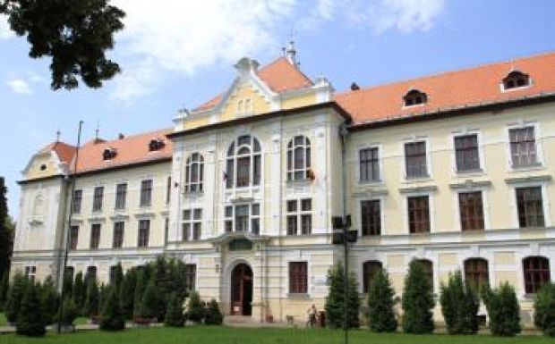 Marosvásárhelyi katolikus gimnázium: akadékoskodik a prefektus