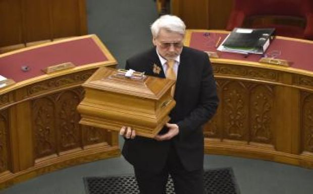 Nem sikerült első fordulóból államfőt választani az Országgyűlésben