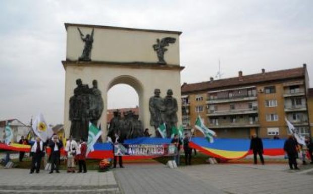 Ismét megjelent a Noua Dreaptă az aradi magyar ünnepen