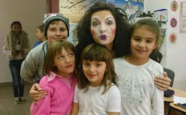 Pufi, avagy pantomimmel nevelni – beszélgetés Bajka-Barabás Réka színművésszel