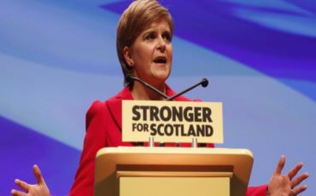 Nicola Sturgeon: lesz újabb referendum Skócia függetlenségéről 