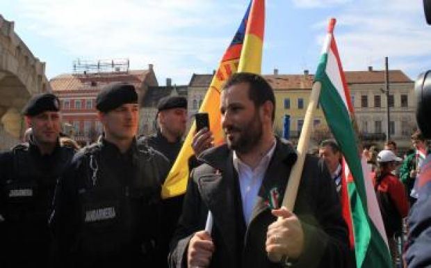 Erdély-zászló: az RMDSZ szerint valótlanságok alapján büntetett a csendőrség