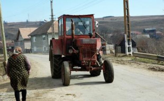 Legfelsőbb bíróság: jogosítvány nélkül is lehet traktort közutakon vezetni
