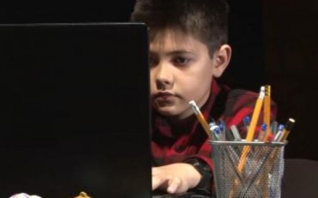 Az internet veszélyei: mit rontunk el a gyereknevelésben? Szakembert kérdeztünk