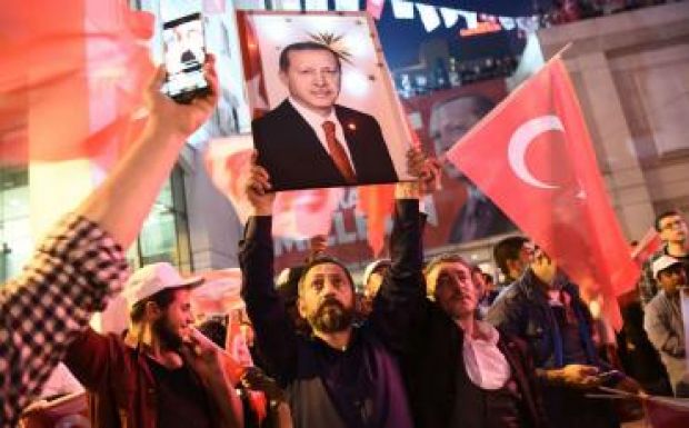 Erdogan kész lenne népszavazást kiírni a halálbüntetés bevezetéséről