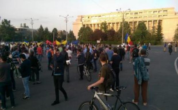 Kétszázan tüntettek Bukarestben a közkegyelmi törvénytervezet módosítása ellen