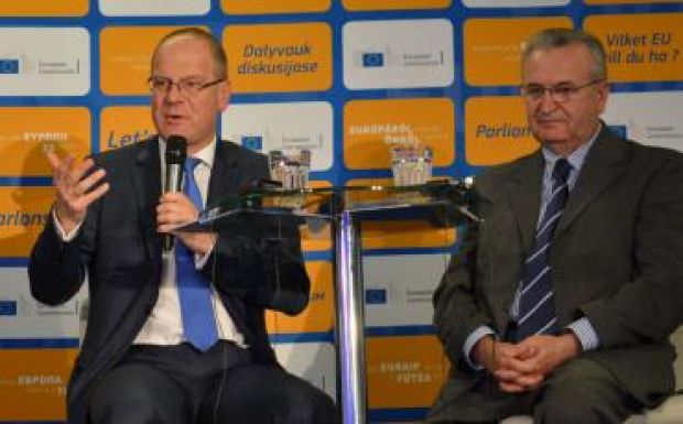 Navracsics Tibor: párbeszédre és a fiatalok támogatására is szükség van az EU-ban