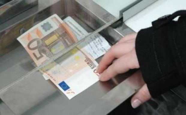 Négy és fél éves mélyponton a lej az euróhoz képest