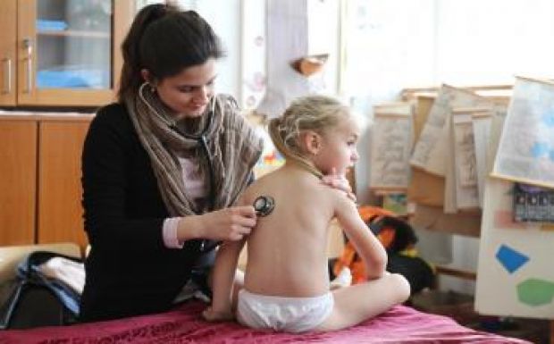 Erdélyben hatezer vizsgálatot végzett a Nemzetközi Gyermekmentő Szolgálat