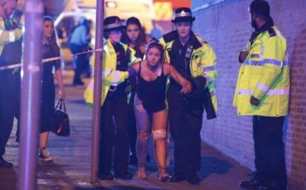 Teltházas koncerten robbantottak Manchesterben: huszonketten haltak meg (percről percre)