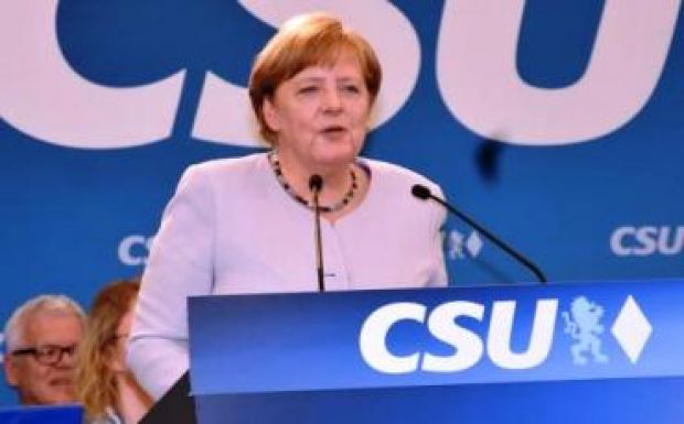 Merkel: Európának saját kezébe kell vennie sorsát