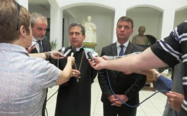 Katolikus gimnázium ügye: eredménytelen volt a pápai nuncius látogatása