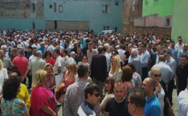 Üdvrivalgással fogadták Grindeanut a temesvári PSD-székházban