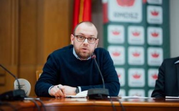 Bizalmatlansági indítvány: az RMDSZ hétfőn „ceruzával a kézben” tárgyalt 