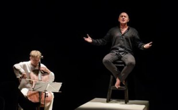 A Lélekcsönd csontig hatoló őszinteséggel beszél szerelemről, Istenről, emberről